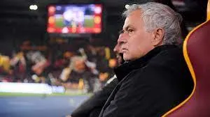 Mourinho e la frecciata a Smalling: “Non è uno che sa giocare soffrendo. Cosa mi aspetto? Vi dico…”