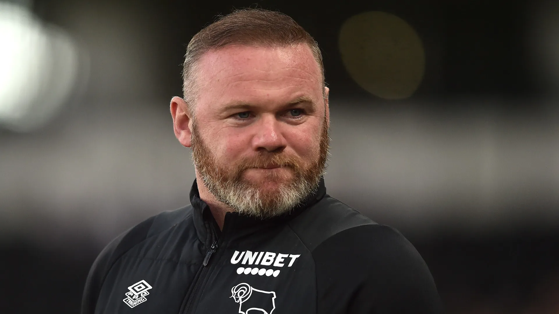 Rooney confessa: “Non volevo stare con la gente, bevevo fino a svenire. Una volta…”