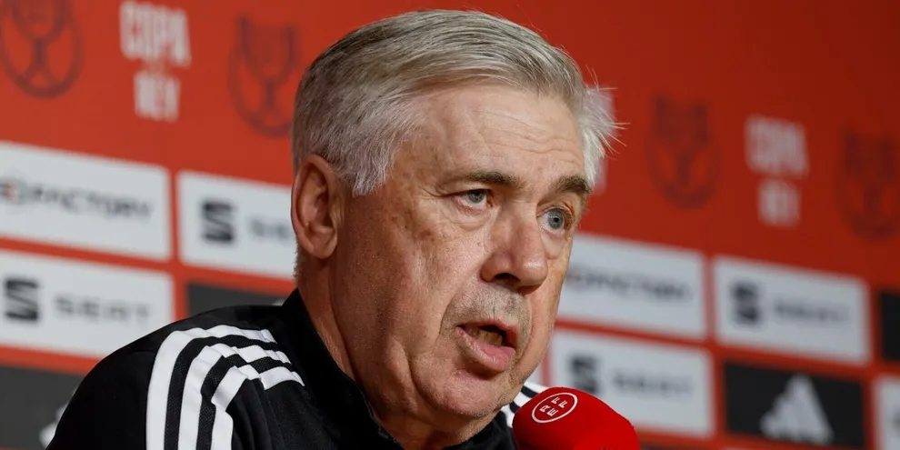 Ancelotti duro su Xavi: “Sono un professionista, non mi abbasso al suo livello”