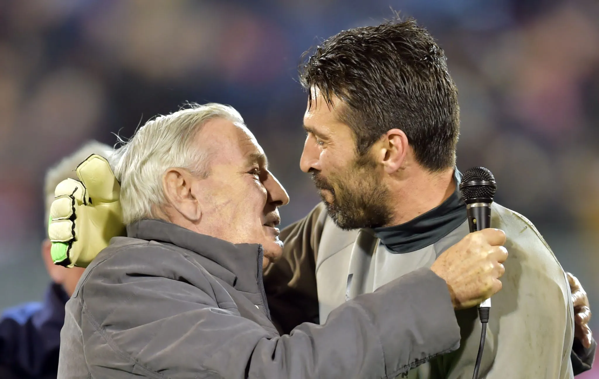 Buffon ricorda Riva: “Rimasi inibito di fronte a tale presenza. Una volta…”