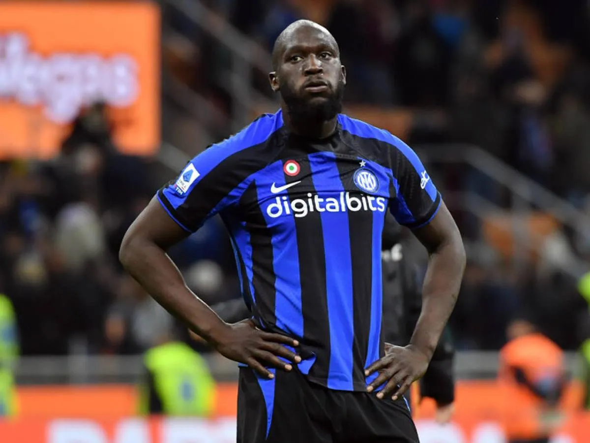 Juve, striscione forte contro Lukaku: contenuto e motivi della divisione. E Allegri...