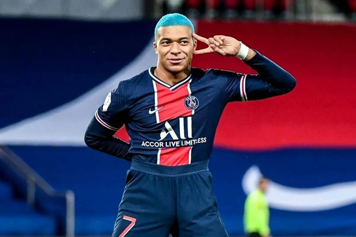 L’accusa: “Mbappé? Solo gli arabi possono tenerlo un anno a pane e acqua…”