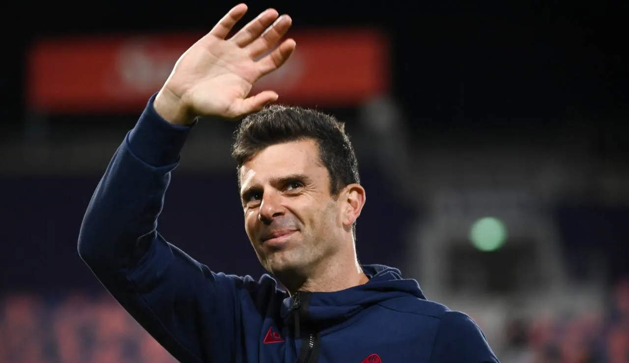  Thiago Motta su Zirkzee: “Voi non lo vedete in allenamento. Io al Barcellona? Ho saputo che..”