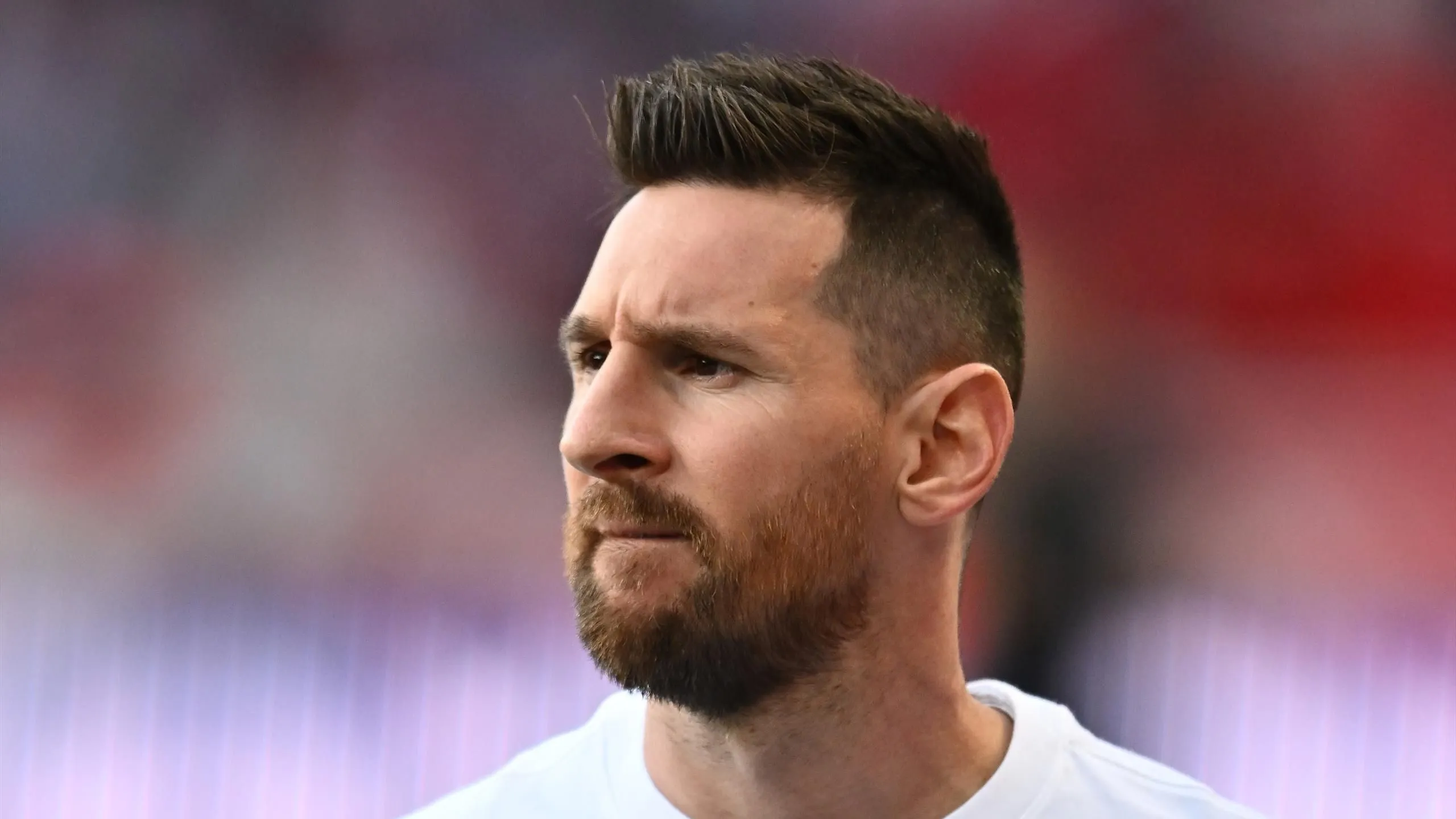 Messi esce allo scoperto: “Non desideravo andare al PSG, è successo tutto in maniera…”