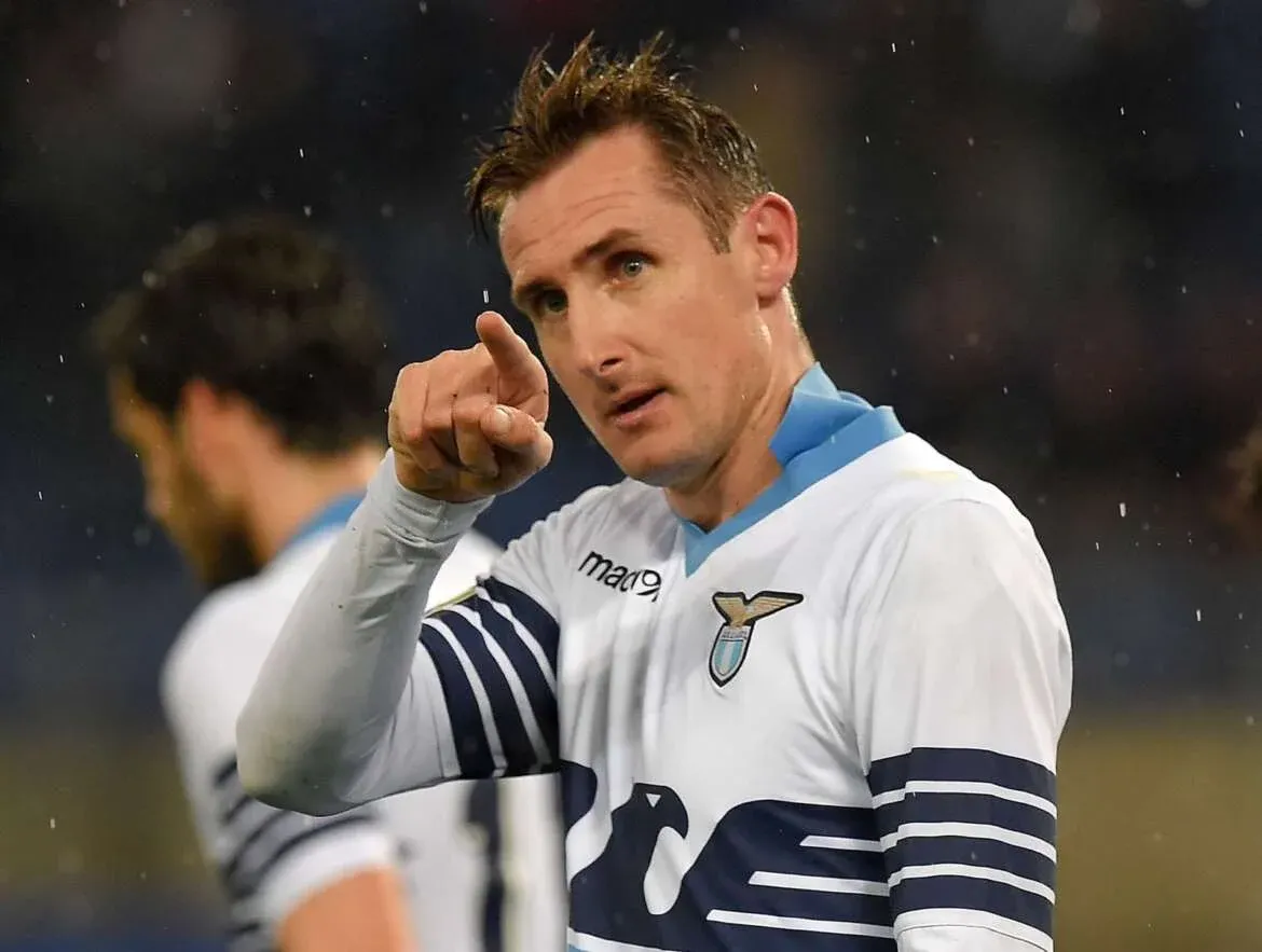 Klose: “Per me era sempre festa, adesso i giovani non vogliono lavorare. I miei genitori…”