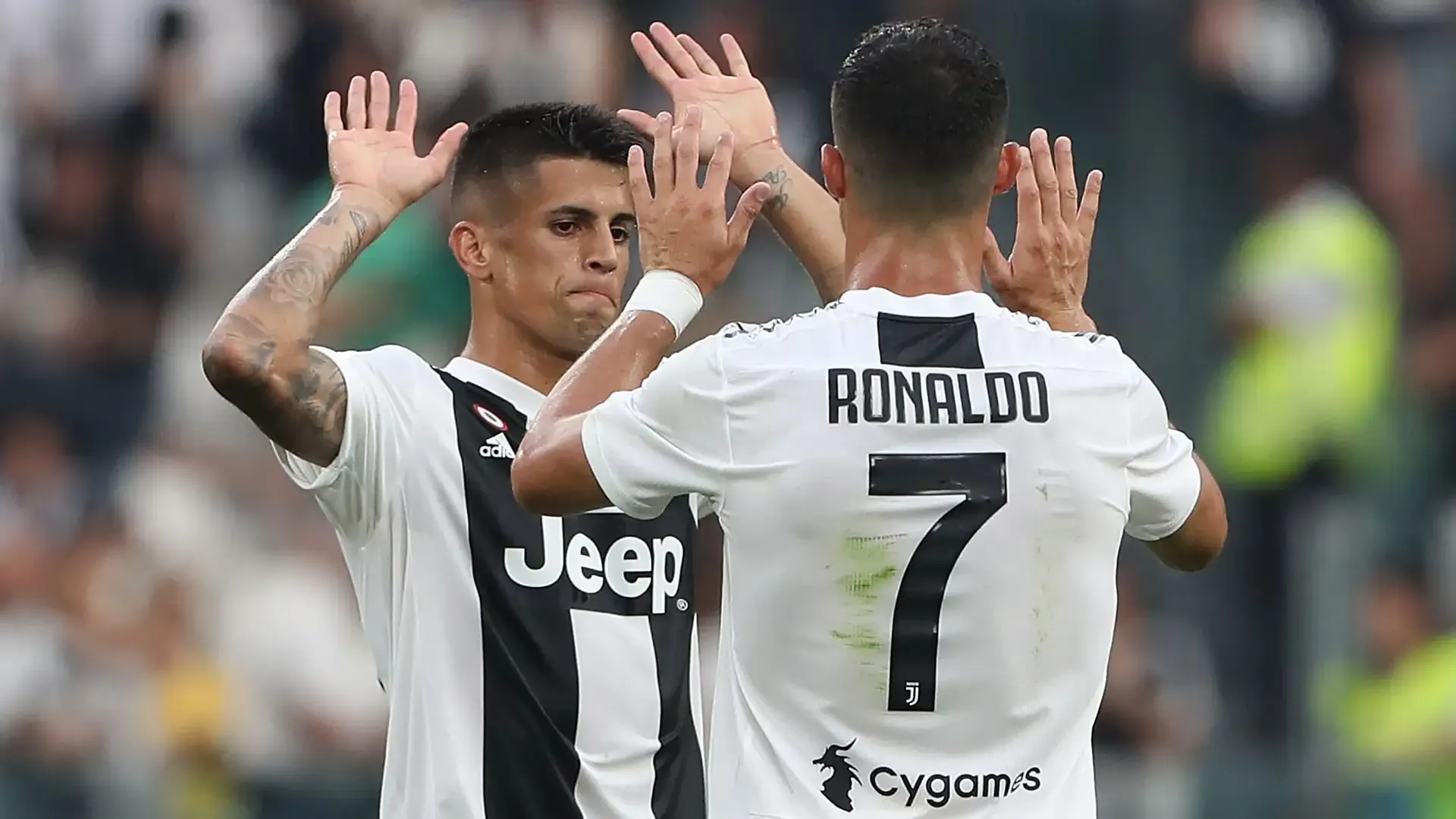 Calciomercato, Romano: “Cancelo può andare via, proposto in Italia”