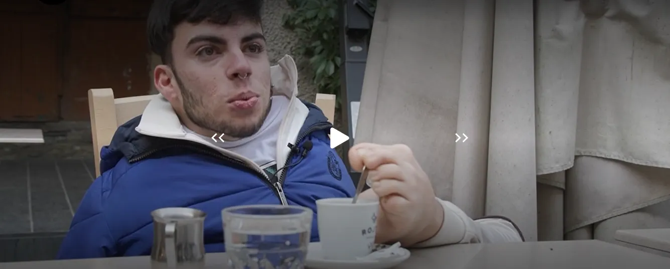I piedi e la forza della mente: così Nicholas ha sostituito le sue braccia