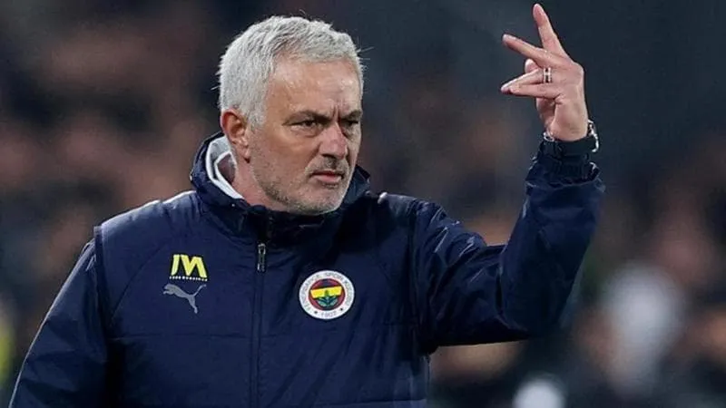 Lo sfogo di Mourinho: “Oggi conta chi sa vendersi, non chi sa vincere. Vi spiego…”