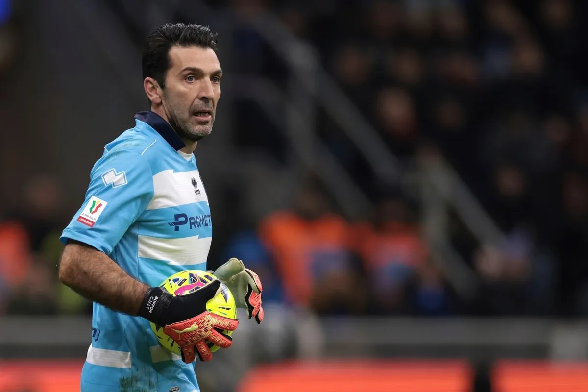  Le mani  su Buffon, il futuro potrebbe tingersi nuovamente d’azzurro: la suggestione