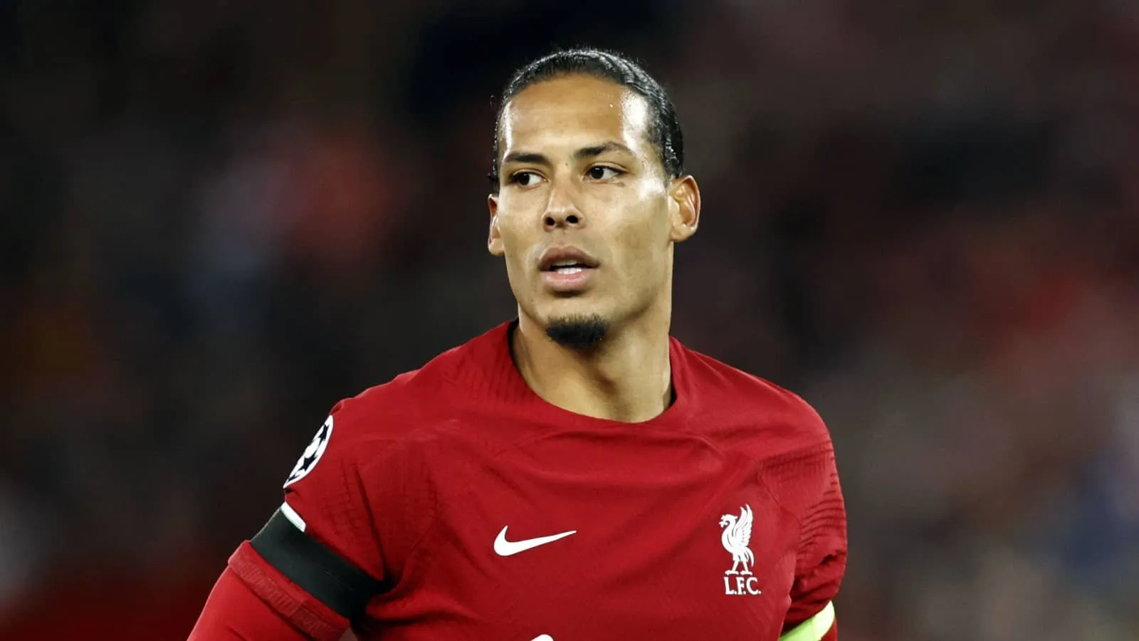 Van Dijk svela il bomber più ostico, ora gioca in Serie A: “Sembra che tu lo stia marcando bene, ma…”