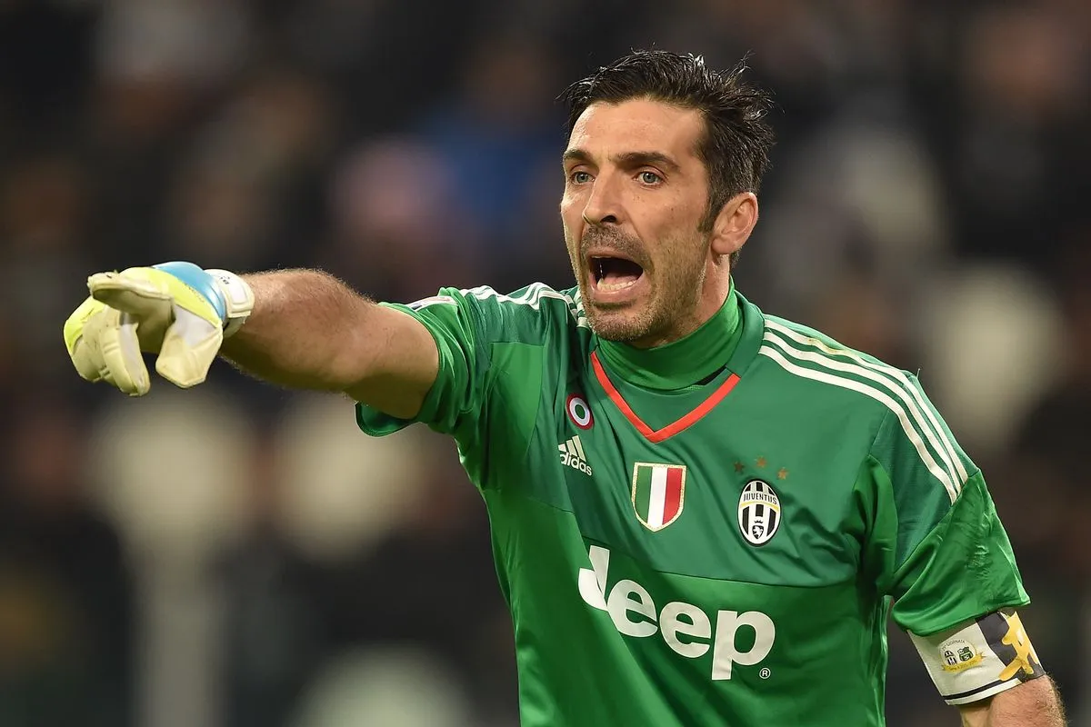 L’ex procuratore di Buffon svela: “Nel 2013 vicinissimo a lasciare la Juve per un altro club italiano”