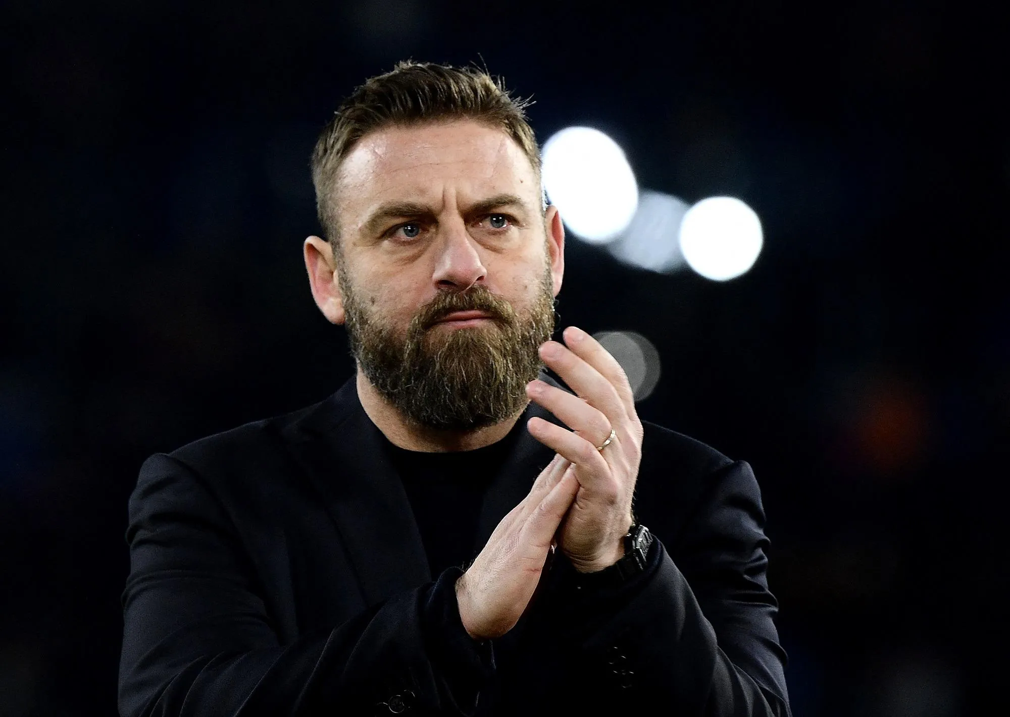 De Rossi: “Tanti segnali che fanno ben sperare per il futuro. Bayer? Hanno un allenatore che…”